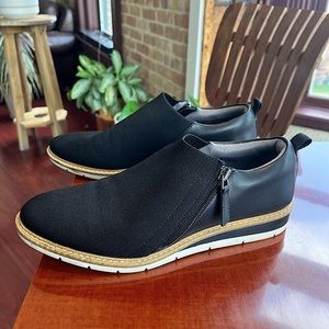 Black everyday shoe